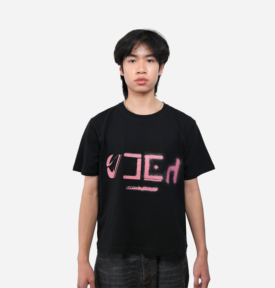 BLACK TEE - PEACH
